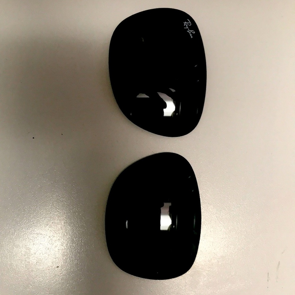 Ray-Ban Model 2132 New Wayfarer sunglass  Replacement Lenses in G-15 color NEW!